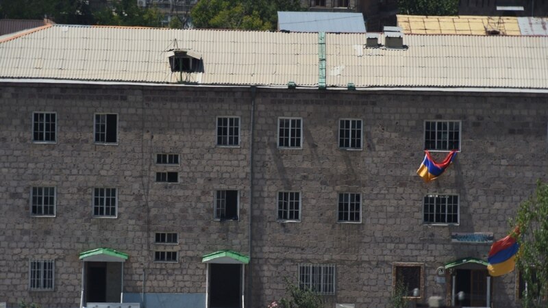 Ереван: из здания полиции освобождены два заложника