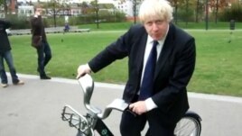 Gradonačelnik Londona Boris Johnson na biciklu