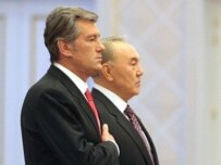 Yushchenko and Nazarbaev in Astana (official site)