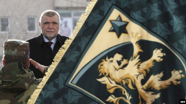 Prishtinë, 8 janar 2010 - Stipe Mesiq para Forcave të Sigurisë së Kosovës