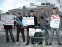 Protest against Soviet monument removal in Tallinn (ITAR-TASS)