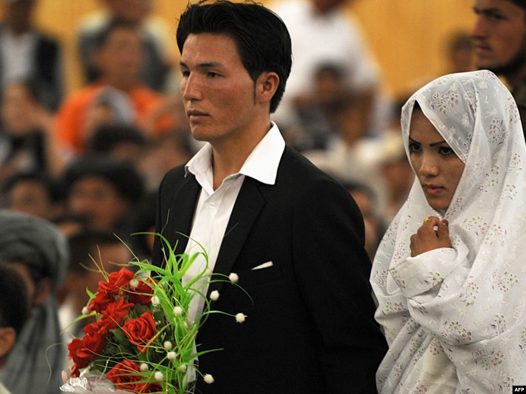 Afghan+Wedding+Traditions ... wedding banquet and a string of wedding-related parties. (file photo