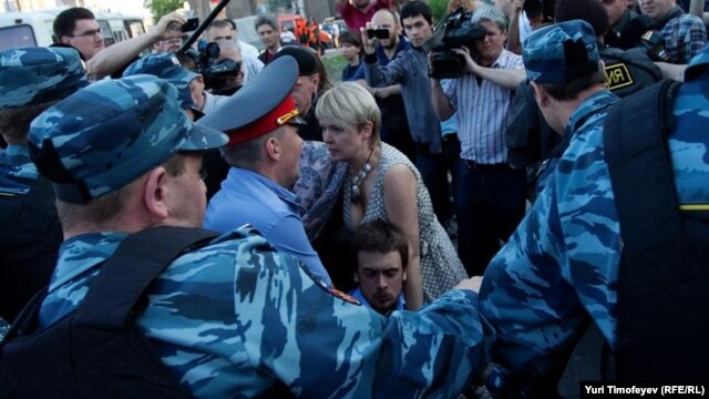 Under new parliamentary legislation, Russians who protest without a permit could face much larger financial penalties.