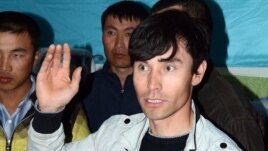 "Евразия строй капитал 2007" жұмысшылары наразылық білдіріп тұр. Атырау, Балықшы ықшам ауданы, 3 мамыр 2012 жыл.