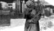 Қазақ даласында 1930 жылдары болған аштық пен суықтан бүрсеңдеген ана мен бала