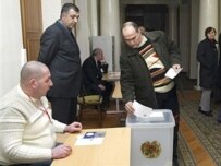 Voting in Yerevan (AFP)