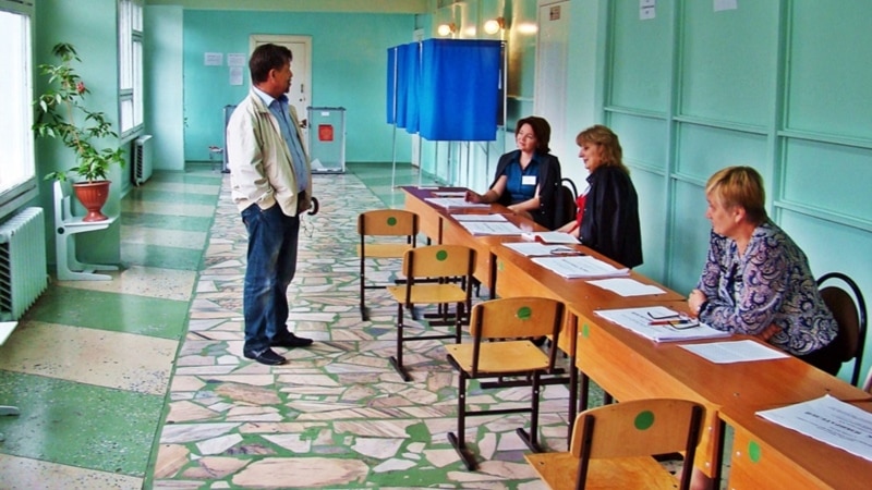 Opposition Frozen Out As Russians Vote In Local, Regional Elections
