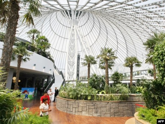 'Хан шатыры' сауда, ойын-сауық орталығы. Астана, 14 шілде 2010 жыл