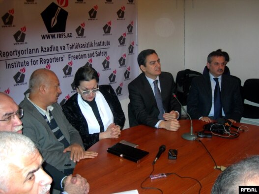 «Müxalifətin birləşmək istəyi imitasiyadan başqa bir şey deyil. Onun fikrincə, müxalifət ölkəyə neft pulları gələnə qədər birləşə bilərdi».