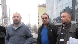 Domagoj Margetić sa dokumentima kojim ilustruje svoje tvrdnje, Banjaluka, 23. novembar 2012.
