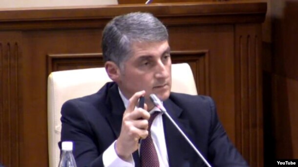 Audieri în Parlament pe tema miliardelor furate din sistemul bancar