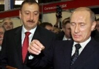 Presidents Aliyev (left) and Putin in Baku on 21 February (epa)