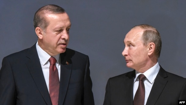 Türkiya prezidenti Tayıp Erdoğan men Resey prezidenti Vladimir Putin. Stambul, 10 qazan 2016 jıl