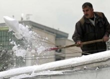 Iran -- snow in Tehran, 23Dec2006
