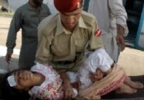 Victims of earthquake in Kashmir (AFP)