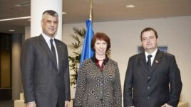 Hashim Thaçi, Catherine Ashton dhe Ivica Daçiq në Bruksel më 4 Dhjetor 2013