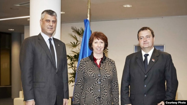 Hashim Thaçi, Catherine Ashton dhe Ivica Daçiq në Bruksel më 4 Dhjetor 2013