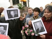 Paying their last respects (TASS)