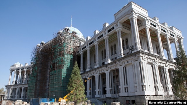 The finishing touches are being applied to what has been described as the world's largest teahouse, in the Tajik capital, Dushanbe.  