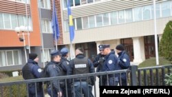 Приштинадағы Косово полициясы (Көрнекі сурет).