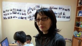 Жанара Динаятова, мама Адиля Уралбаева. Караганда, 18 мая 2014 года.