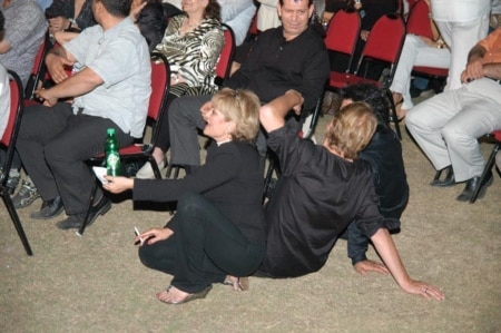 UAE -- Iranian singer "Googoosh" performs in Dubai, 26Mar2008