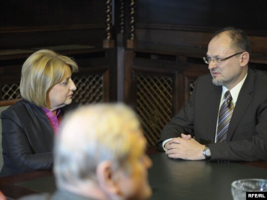 Jelko Kacin u razgovoru sa predsednicom Skupštine, Slavicom Đukić Dejanović, 16. mart 2010. Fotografije uz tekst: Vesna Anđić