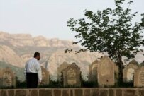 Graves of Anfal victims in northern Iraq (epa)