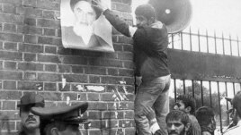 Ирандағы АҚШ елшілігіне шабуыл кезінде. Тегеран, 1979 жыл.