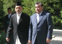 Karzai (left) with Rakhmonov in Dushanbe today (RFE/RL)