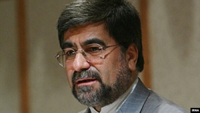 علی جنتی، وزیر فرهنگ و ارشاد اسلامی ایرانمی‌گوید که سیاست کلی این وزارتخانه برای صدور مجوز کتاب محتوای آن است