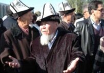 Protesters in Bishkek on 25 October (RFE/RL)
