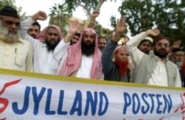 Protest in Pakistan denouncing the Danish newspaper on 1 February (epa)