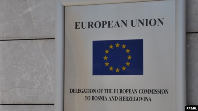 Tabla na ulazu u sjedište Delegacije Evropske komisije  u BiH, foto: Midhat Poturović