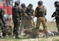 Soldiers detain 'terrorists' during SCO counterterrorism exercises in 2003 (file photo) (ITAR-TASS)