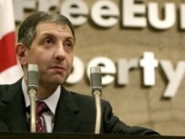 Georgian Prime Minister Zurab Noghaideli speaking at RFE/RL in Prague today (RFE/RL)