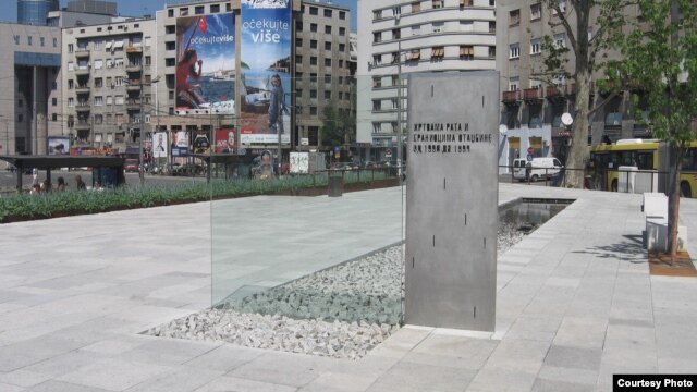 Novi izgled kontroverznog spomenika (foto: Goran Necin)