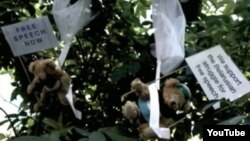 Hundreds of toy bears bearing pro-democracy messages were parachuted into Minsk by a Swedish PR firm.