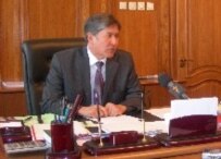 Atambaev is calling for negotiations on the Kumtor Gold Mine dispute (RFE/RL)