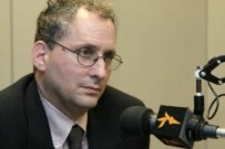 Kenneth Katzman being interviewed at RFE/RL's Prague broadcasting center (RFE/RL)