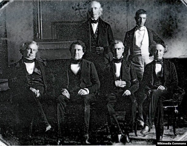 Президент Полк (сидит второй справа) с членами своего кабинета