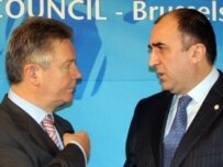 Mammadyarov (right) with OSCE head Karel De Gucht in Brussel on December 4 (OSCE)