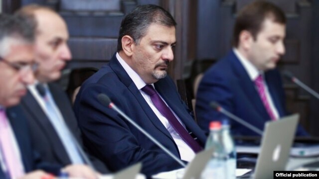 Armenia - Finance Minister Vache Gabrielian at a cabinet meeting in Yerevan, 20Sep2012.