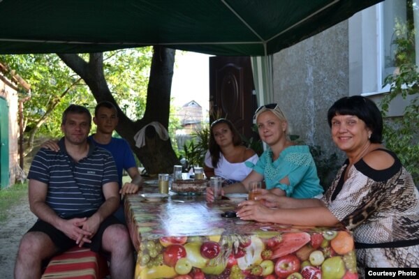 Ігор Брановицький з родичами. Червень 2013 року