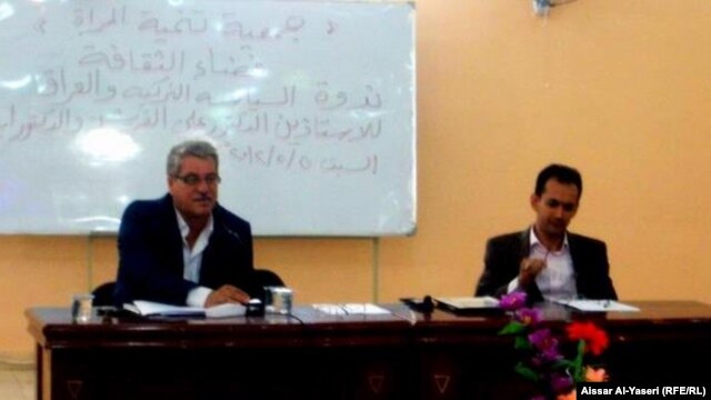 متحدثون في ندوة "العلاقات العراقية التركية" في النجف