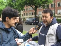 RFE/RL interviews a protester in Brussels (RFE/RL)