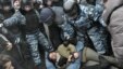 Cутичка активістів і «Беркута» в Гостиному дворі, Київ, 18 лютого 2013 року (©Alex Zakletsky)
