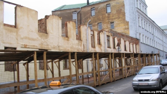 Рэвалюцыйная вуліца: рэстаўрацыя «праз калена», 2006 год