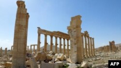 Пальмирадағы соғыстан жартылай қираған тарихи қақпалар. Сирия, 27 наурыз 2016 жыл.