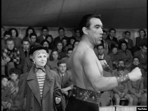 Giulietta Masina və Anthony Quinni "Yol" filmində. 1954-cü il.